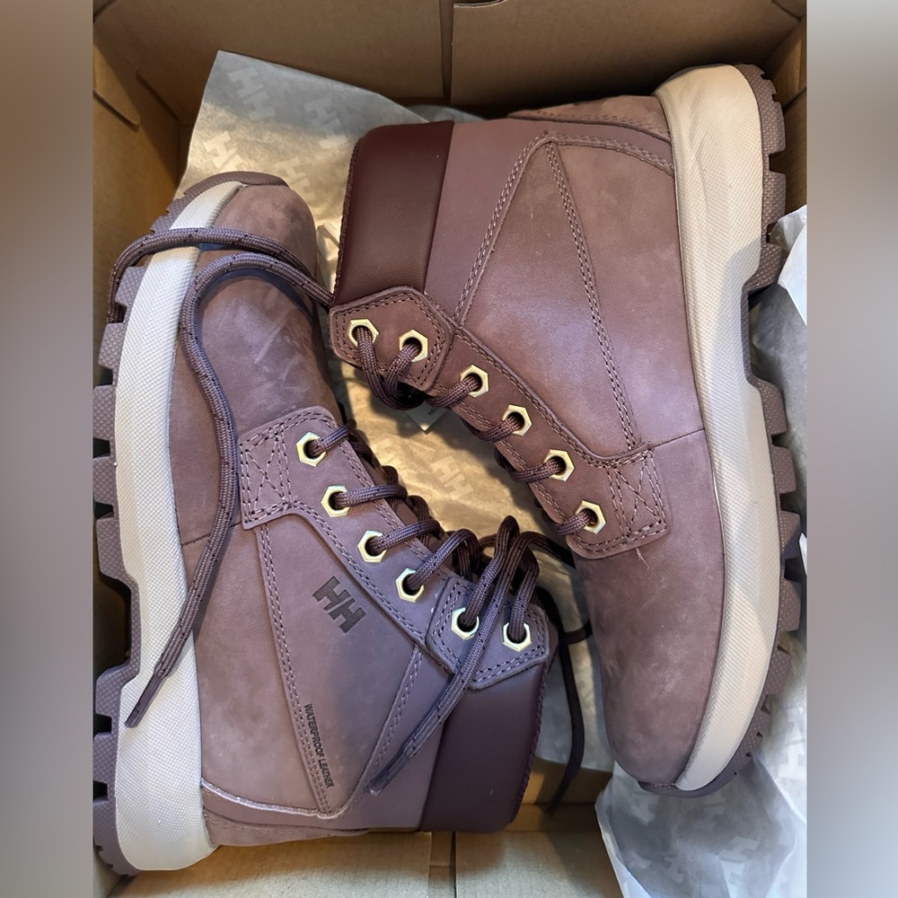 Helly Hanson boots size 7